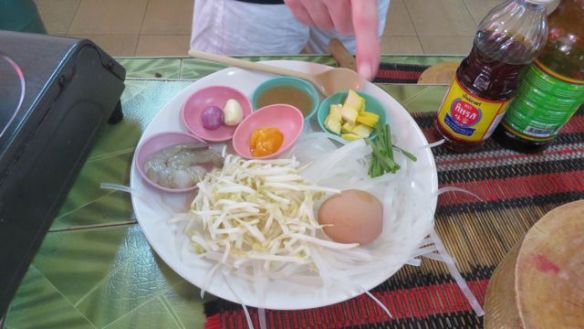 Näistä syntyy parissa minuutissa Pad Thai, tietysti wokkipannussa