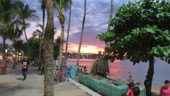 Auringonlaskua ei varmasti koskaan kyllästy ihailemaan...