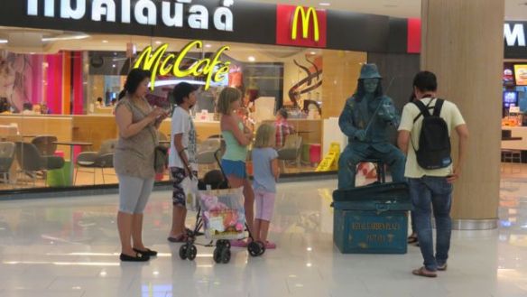 Viulunsoittajapatsas, joka heräsikin välillä eloon!