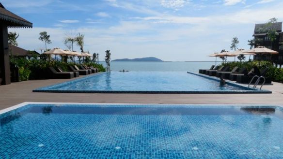 Ombak Villas uima-altaat