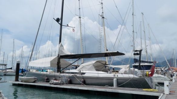 Tällainenkin bongattiin. Ei riittäisi yksi lottovoitto...