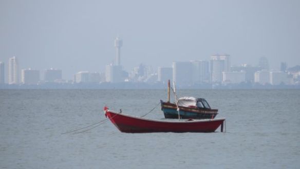 Taas tuttu torni, tällä kertaa eri suunnasta. Olimme reilusti 10 km kotoa kuitenkin. Autereinen päivä.
