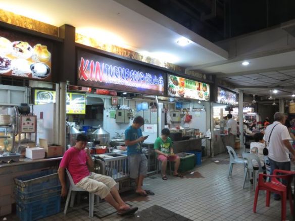 Pikku Intiassa ainakin ravintolat olivat "big eateries", joissa porukkaa oli satamäärin ja tarjolla oli todellakin vaikka mitä!