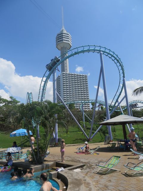 Harvoja kertoja kun viereisen huvipuiston vuoristoradan näkee toiminnassa. Ei ole vielä sesonki.