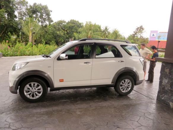 Vuorka-automme Toyota Rush