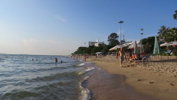 Ja toiseen suuntaan, Pattayan keskustaan päin