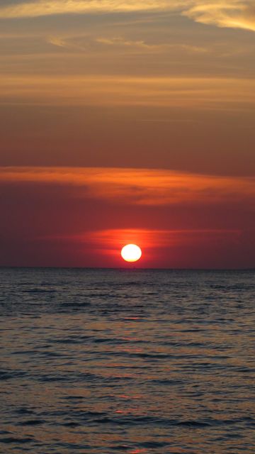 Tulipallo painumassa mereen, nyt ei pilvetkään edessä!