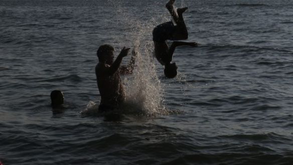 Oppu jälleen uhmaamassa painovoimaa