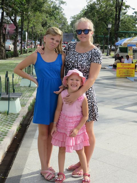 Äidin rakkaat tytöt!