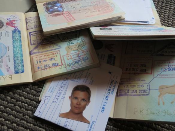 Tässä jo onnellisesti kaikki viisumit ja leimat saatuna -sekä minun alastonkuva