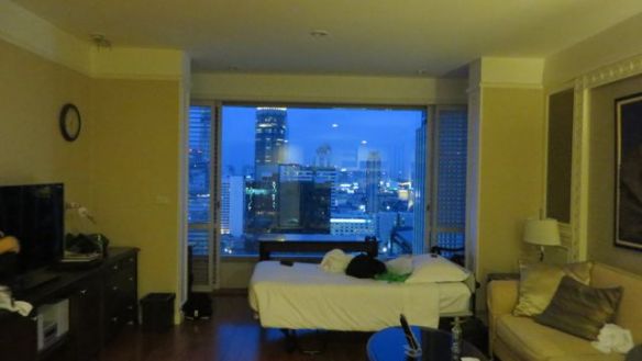 Olohuoneeseen mahtui mainiosti lisävuode