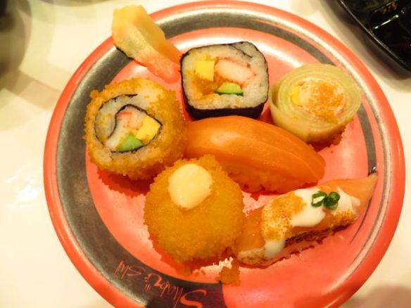 Lisäksi oli upea sushibuffet sekä friteerattuja herkkuja