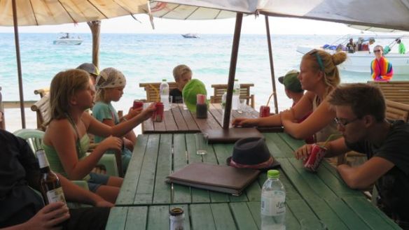 Välitankkaus rantaravintolassa