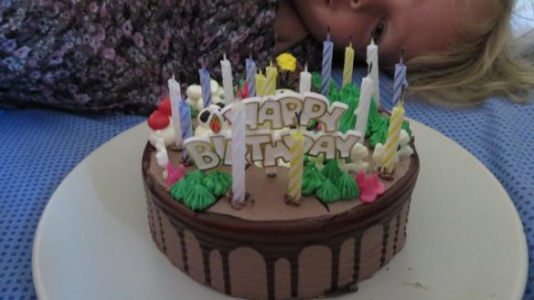 Kynttilät puhallettu 