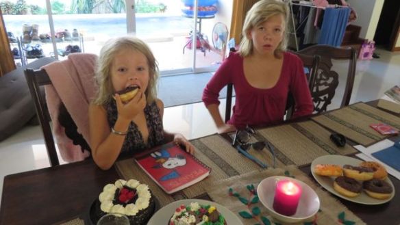 Ja eikun herkuttelemaan