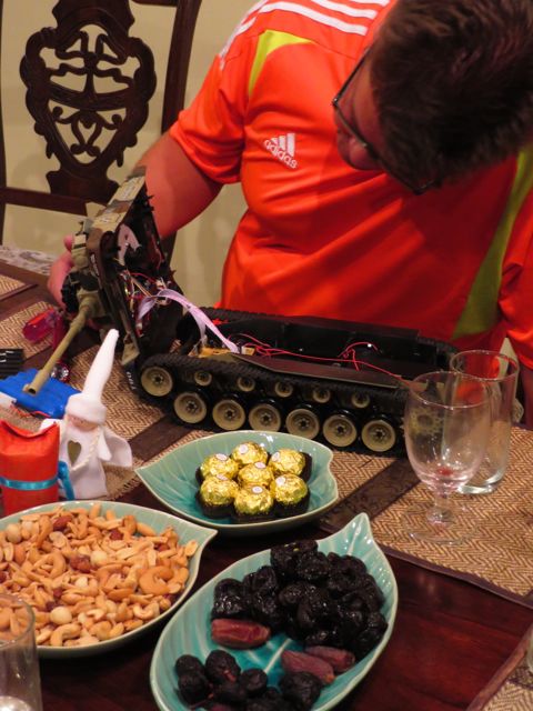 Illalla tankki joutui jo "pajalle", kun sisko astui vahingossa päälle, saatiin korjattua onneksi