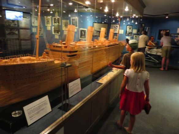 Tulitikuista tenty. Yli miljoona tikkua meni