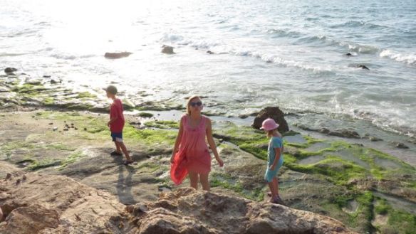 Bali Hain rantakalliolla laskuveden aikaan