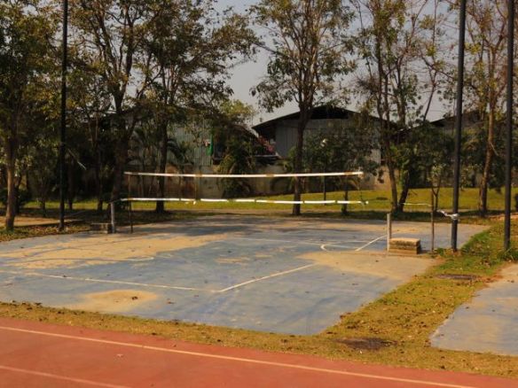 Ja lentopallokenttiä...