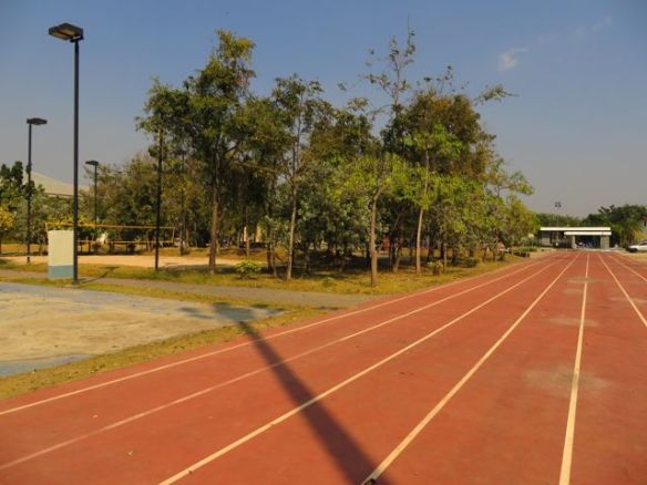 Ja pikajuoksuradat...