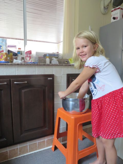 Pikku apulainen alustuspuuhissa