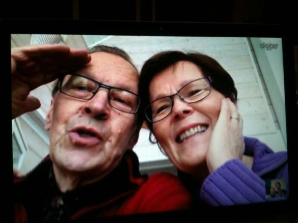 Ukki ja mummi kylässä Skypen välityksellä!