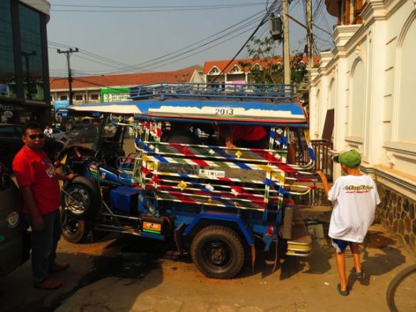TukTukilla kohti ruokakauppaa