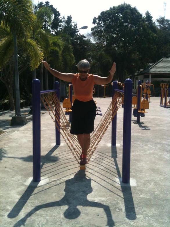 Reitti kaupunkiin kulkee usein urheilupuiston kautta!