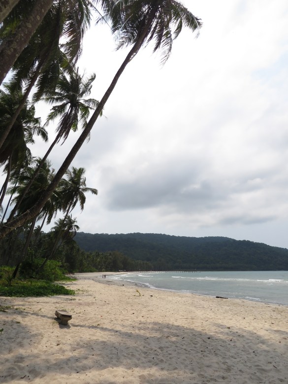 Lähes autioita rantoja