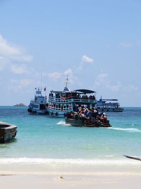 Ranta oli kaunis, ainoa miinus oli vilkas veneliikenne. Turisteja tuli ja meni laumoittain...