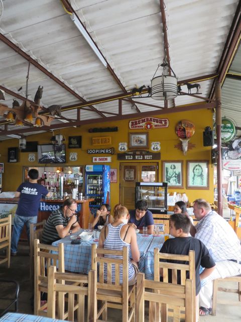 Lounaalla Lännenravintolassa