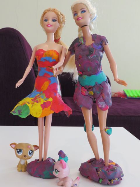 Barbien uudet vaatteet -muovailuvahasta!
