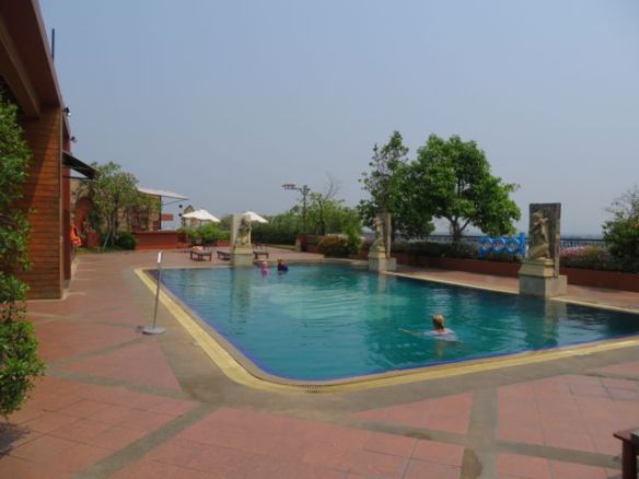 17. kerroksen uima-allas