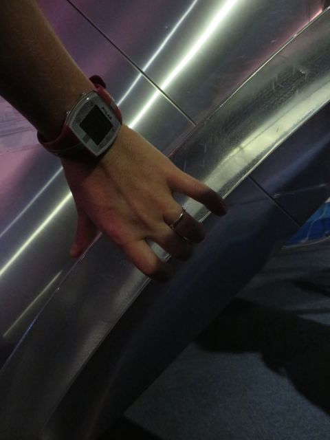 Akvaariotunnelin lasi on todella paksu