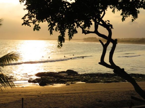 Auringonlasku on hyvä hetki body boardingille