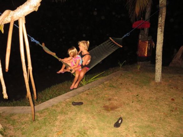 Riippumattoilua illallaisen jälkeen